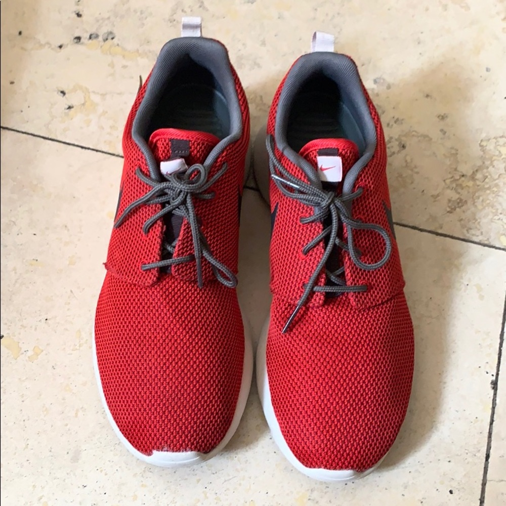 Nike Roshe Run Red/Black